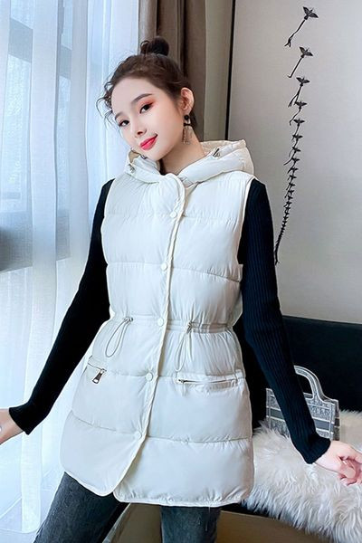 Naiste talvevest lipsudega vöökohal ja kapuutsil