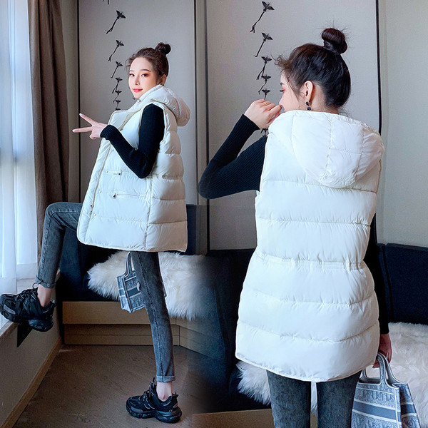 Naiste talvevest lipsudega vöökohal ja kapuutsil