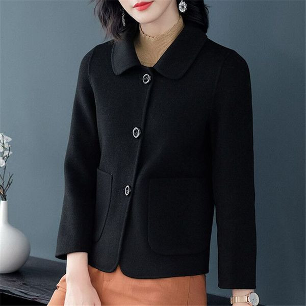 Φθινόπωρο κοντό γυναικείο παλτό με κλασικό γιακά και τσέπες