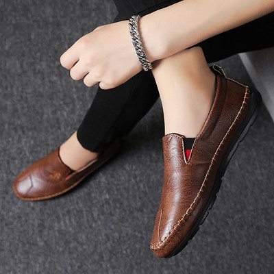 Ανδρικά μοκασίνια από έκο δέρμα με κέντημα