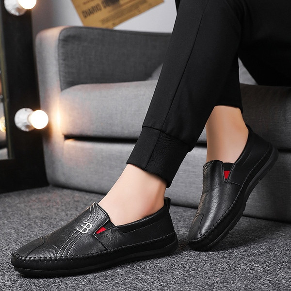 Ανδρικά μοκασίνια από έκο δέρμα με κέντημα