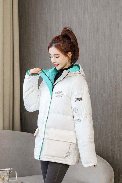 Dnevna zimska jakna s kapuljačom i gumbima