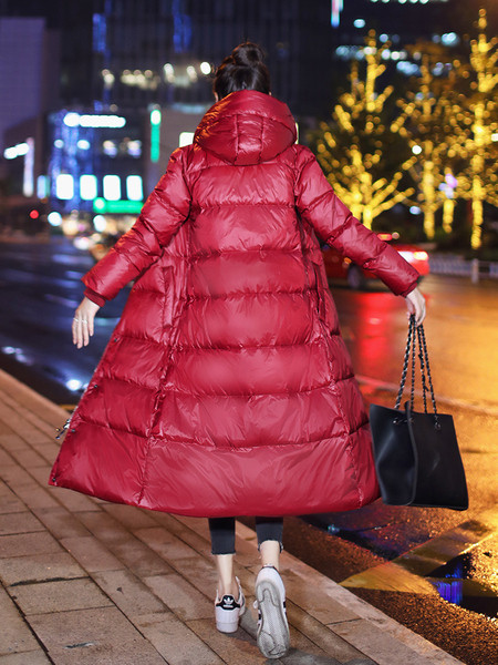 Χειμερινό μακρύ γυναικείο μπουφάν με κουκούλα