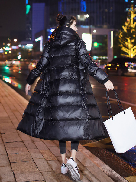 Χειμερινό μακρύ γυναικείο μπουφάν με κουκούλα