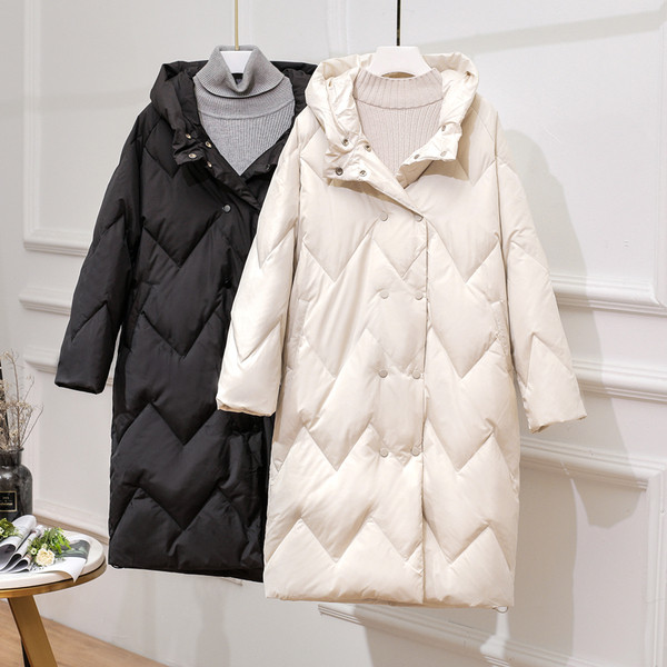 Új modell téli női kabát kapucnival és gombokkal