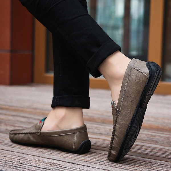 Νέο μοντέλο αναπνεύσιμα ανδρικά μοκασίνια με επίπεδη σόλα