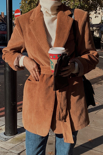 Pikk velvetist mantel koos vööga