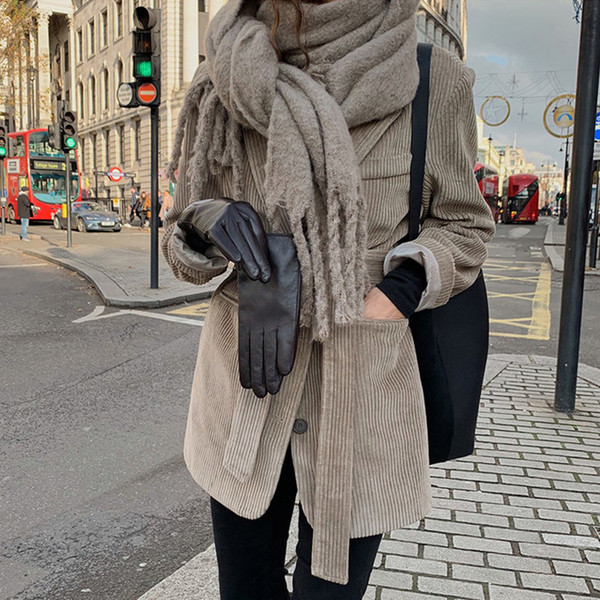 Pikk velvetist mantel koos vööga