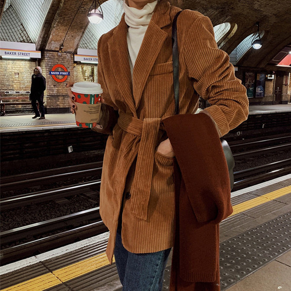 Pikk velvetist mantel koos vööga