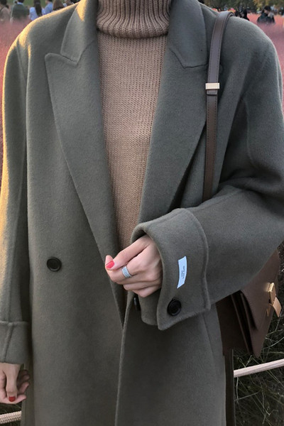 Dugi jesensko-zimski kaput na gumbe