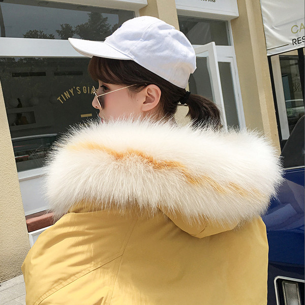 Μοντέρνο γυναικείο μπουφάν με κοθκούλα και τσέπες