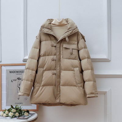 Γυναικείο κοντό μπουφάν με φερμουάρ και κουμπιά