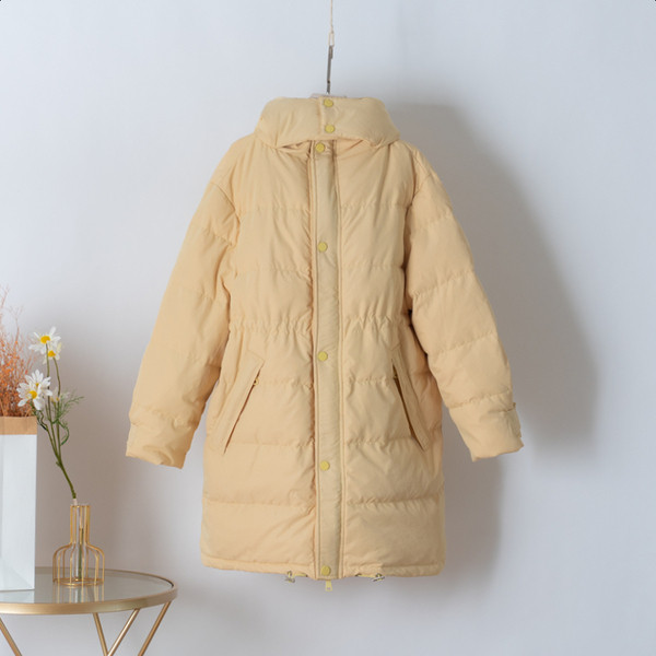 Γυναικείο χειμερινό μπουφάν με κουμπιά και κουκούλα