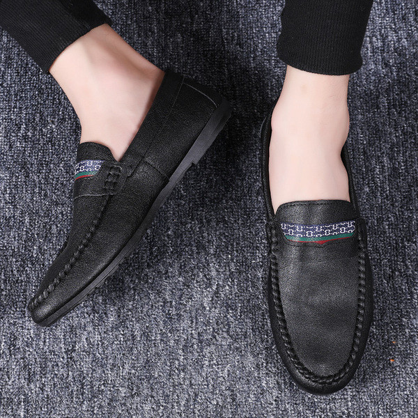 Κομψά ανδρικά μοκασίνια κατασκευασμένα από έκο δέρμα με επίπεδη σόλα