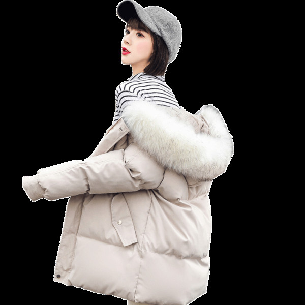 Aktuális téli női kabát kapucnival és pehellyel