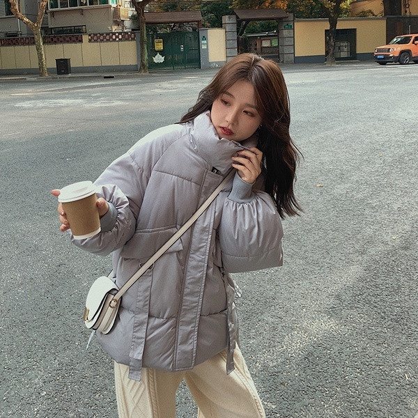 Γυναικείο χειμερινό μπουφάν με ψηλό γιακά και κορδόνια