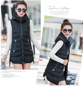 Naiste vabaaja vest kapuutsiga