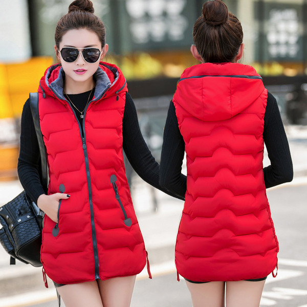 Naiste vabaaja vest kapuutsiga