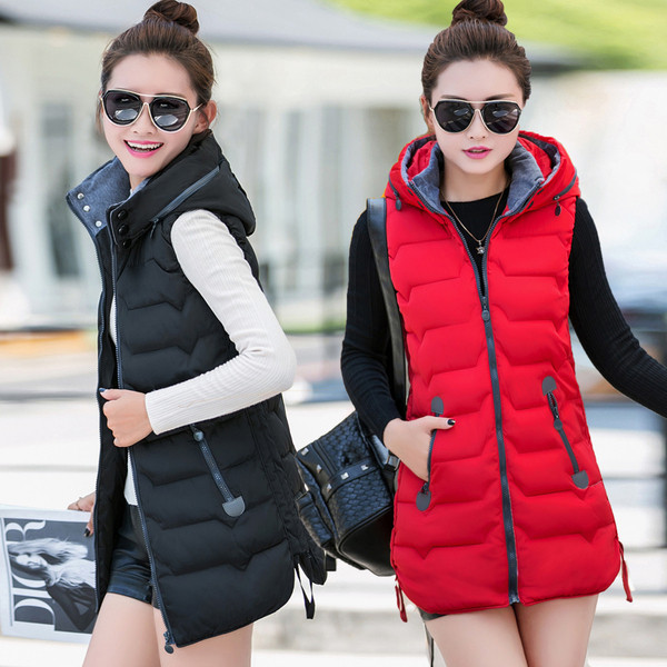 Naiste vabaaja vest kapuutsiga