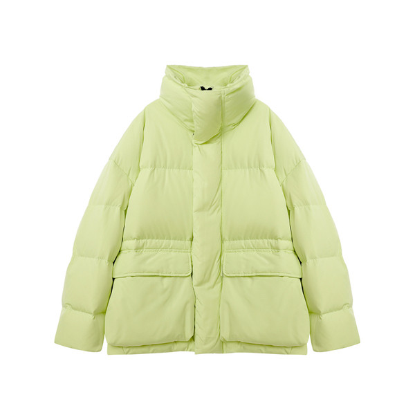 Lühike naiste jakk taskute ja kõrge kraega