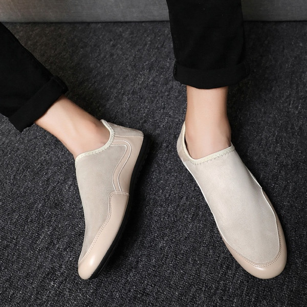 Κομψά ανδρικά μοκασίνια από υφάσματα με επίπεδη σόλα