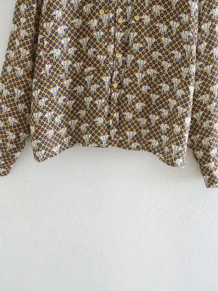 Alkalmi női ing gombokkal és színes rátéttel