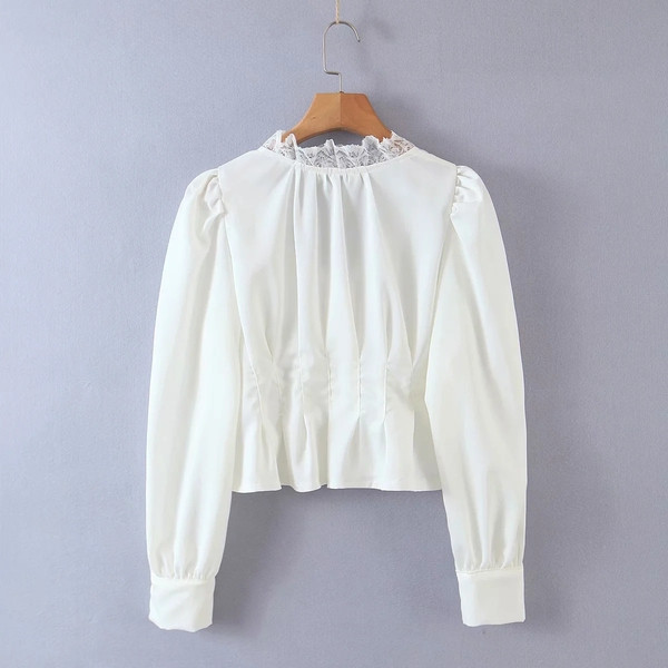 Νέο μοντέλο γυναικείο πουκάμισο με λαιμόκοψη και δαντέλα