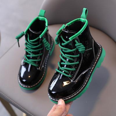 Modernūs vaikiški batai su spalvotais kaklaraiščiais mergaitėms