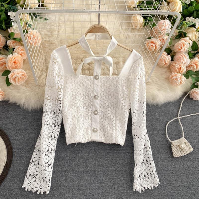 Γυναικείο  πουκάμισο από δαντέλα με τετράγωνη λαιμόκοψη και κουμπιά