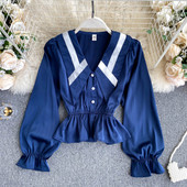 Γυναικείο πουκάμισο με λαιμόκοψη και κουμπιά