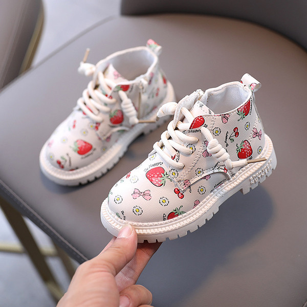 Casual παιδικές μπότες με απλικέ καικορδόνια για κορίτσια