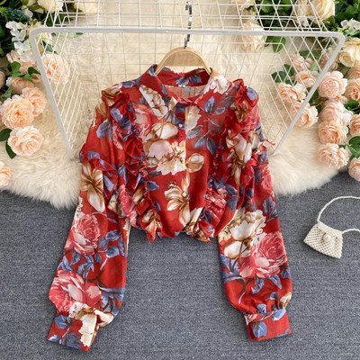 Stílusos női ing virágmintával és klasszikus gallérral