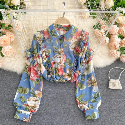 Stílusos női ing virágmintával és klasszikus gallérral