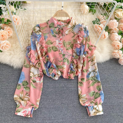 Stílusos női ing virágmintával és klasszikus gallérral