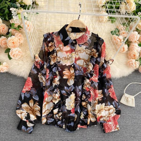 Stílusos női ing virágmintával és klasszikus gallérral