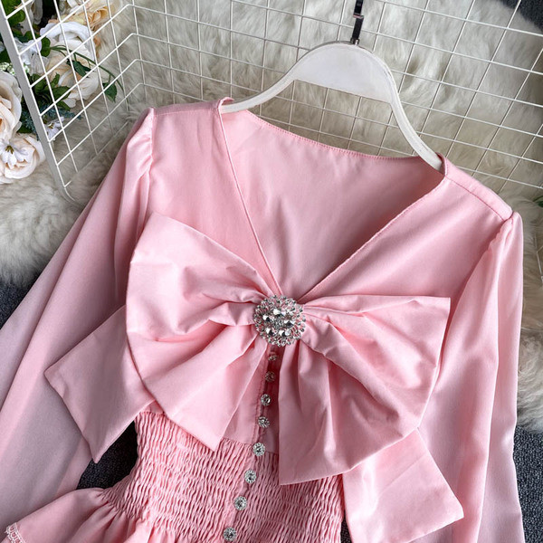 Stiilne naiste särk paela ja spitsikaelusega