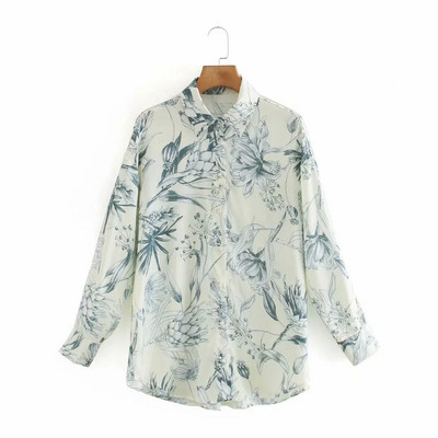 Μοντέρνο γυναικείο πουκάμισο - με κλασικό γιακά και λουλουδάτο μοτίβο