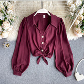 Modern női ing klasszikus gallérral és gombokkal