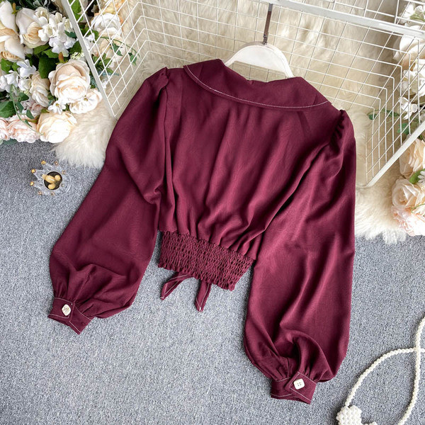 Modern női ing klasszikus gallérral és gombokkal