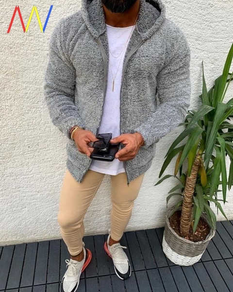 Vyriški pūkiniai megztiniai, tinkantys rudeniui