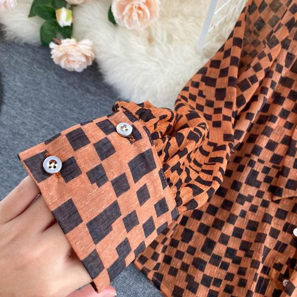 Naiste nööpidega särk ja paelaga krae