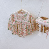 Βρεφικό κορμάκι για κορίτσια με μοτίβα λουλουδιών και δαντέλα
