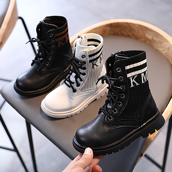 Vabaajakirjaga lastesaapad ja lipsud tüdrukutele