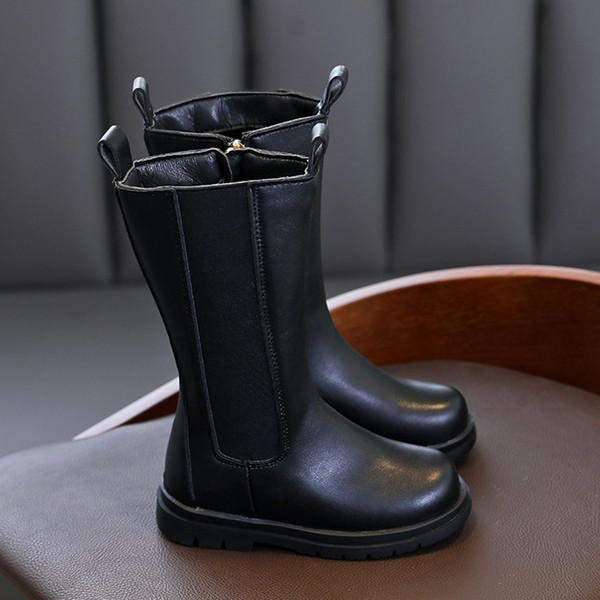 Eko bőrből készült modern gyerekcsizma cipzárral