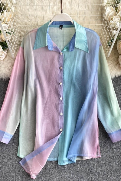 Többszínű női ing klasszikus gallérral és gombokkal - aszimmetrikus modell