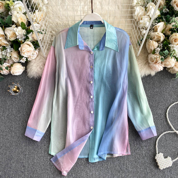 Többszínű női ing klasszikus gallérral és gombokkal - aszimmetrikus modell