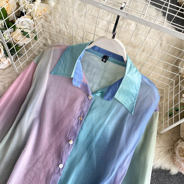 Többszínű női ing klasszikus gallérral és gombokkal - aszimmetrikus modell