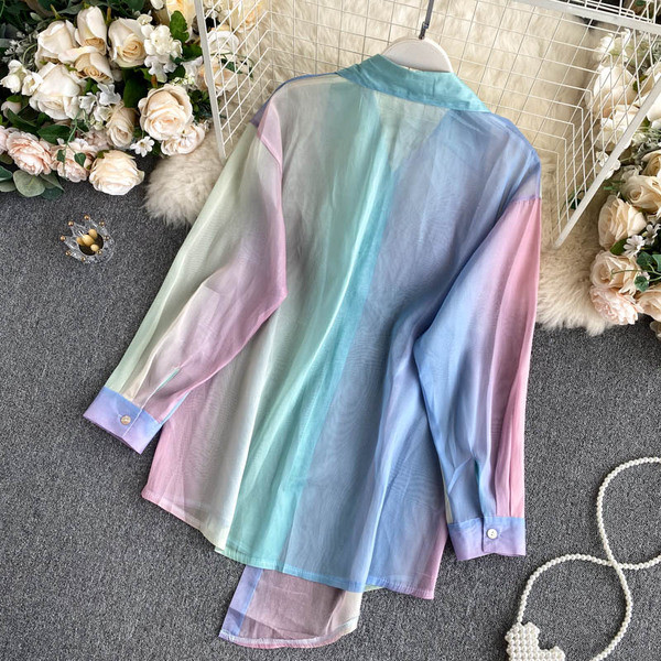 Többszínű női ing klasszikus gallérral és gombokkal - aszimmetrikus modell