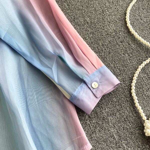 Többszínű női ing klasszikus gallérral és gombokkal - aszimmetrikus modell