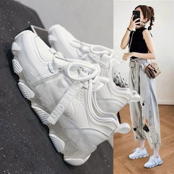 Võrgusilma ja krobelise tallaga naiste tossude uus mudel